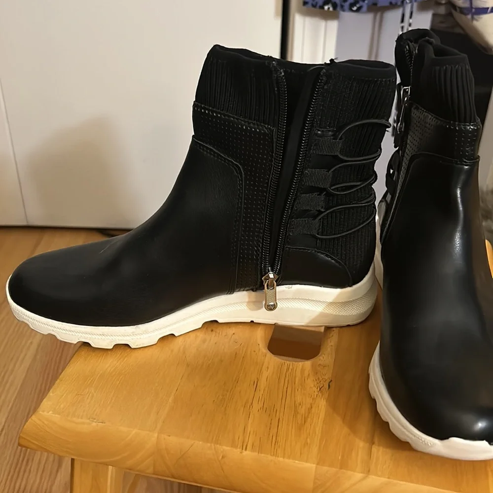 Adrienne Vittadini booties